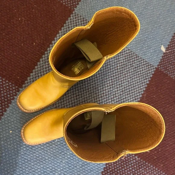 Frye campus boots banana yellow 8m - Picture 4 of 5